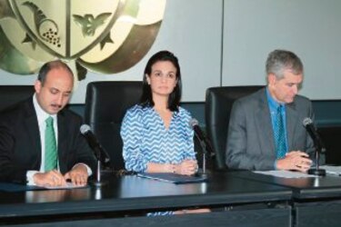 Proponen proyecto de transparencia consular