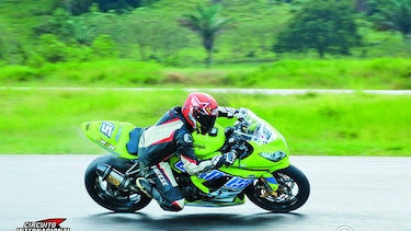 Pinilla y Lee dominan la pista