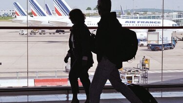 Macron ejecutará plan para privatizar activos estatales