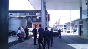 Ediles sesionan frente a la Zona Libre de Colón