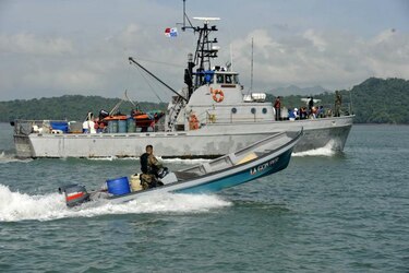Encuentran a una persona muerta flotando cerca de isla Taboga