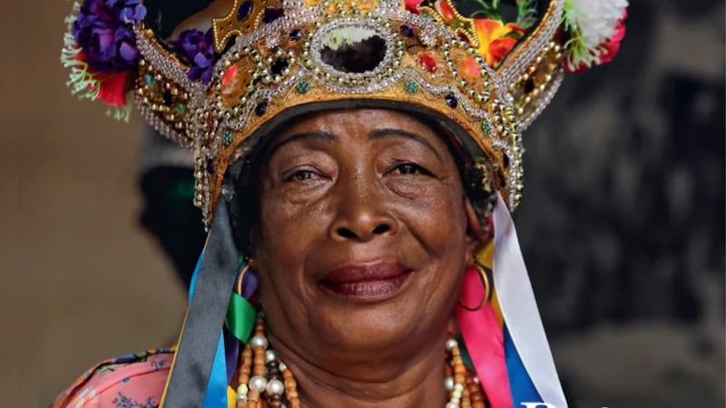 Una reina en portada de revista ELLAS:  Delia Barrera, símbolo del Festival de la Pollera Congo de Portobelo