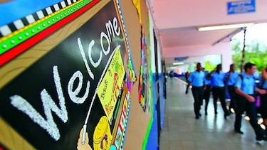 80% de escuelas, sin título de propiedad