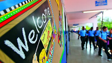 80% de escuelas, sin título de propiedad