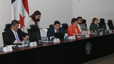 Las dudas que dejó Lucy Molinar con su ‘respuesta’ a la Asamblea Nacional