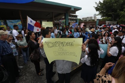 Meduca abre procesos administrativos contra 37 docentes del Instituto América