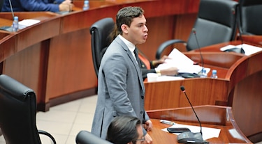 Alcaldes y representantes del PRD acaparan las licencias