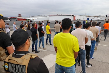 Panamá deportó a 147 personas en agosto; este viernes trasladaron a 28 colombianos