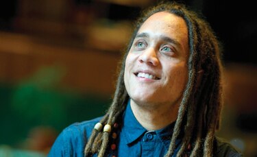 Yasser Tejeda, un guitarrista al rescate de la música afrodominicana