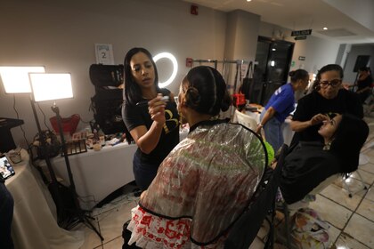 Así se preparan las protagonistas del desfiles de las Mil Polleras; La Prensa se unirá a la transmisión en vivo