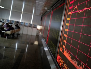Bolsas chinas y de Hong Kong se desploman a la apertura tras contramedidas de Pekín