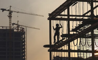 Economía china repunta por primera vez en ocho meses