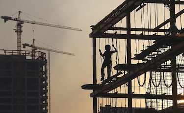 Economía china repunta por primera vez en ocho meses