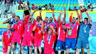 Panamá debuta ante el campeón