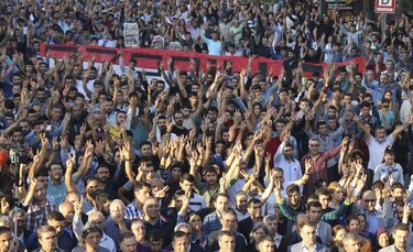 Turquía intenta identificar autores de ataques