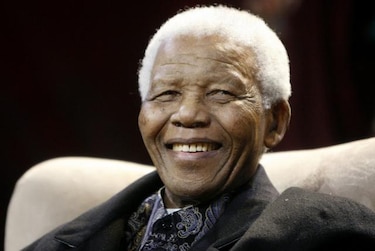 Nelson Mandela logra recuperarse, dice presidencia sudafricana