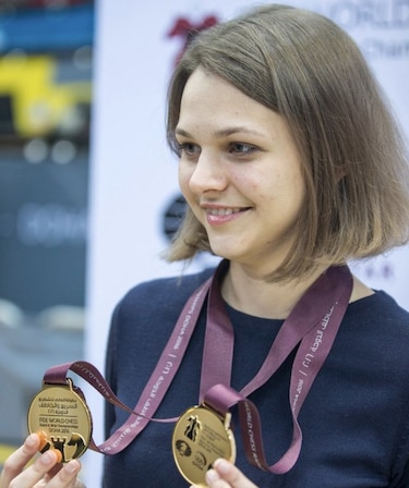 Anna  Muzychuk, una bella ucraniana, pone en jaque al mundo del ajedrez