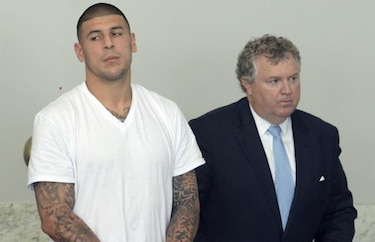 Exjugador de la NFL es acusado de otros dos asesinatos