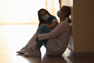 Procesos disciplinarios en la CSS a 89 médicos que no han cumplido con el compromiso de reintegración