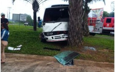 Colisión de 'coaster' en La Chorrera deja 15 heridos