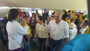 Dirigentes del Partido Panameñista ejercen su voto en el territorio nacional
