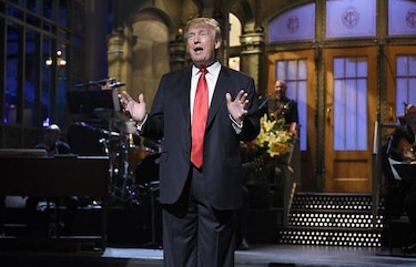 Aparición de Trump en 'SNL' gana televidentes, no críticos