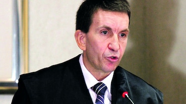 Dimite en España jefe anticorrupción