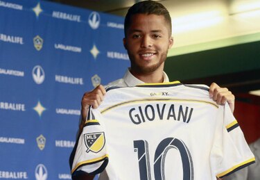 Galaxy presenta al mexicano Giovani Dos Santos