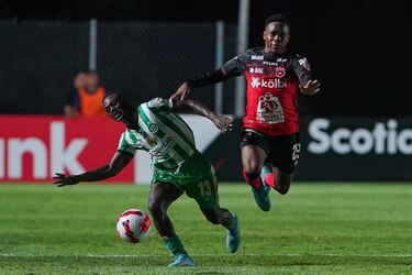 Alajuelense de Costa Rica sella su pase a cuartos con un empate ante el Alianza de Panamá