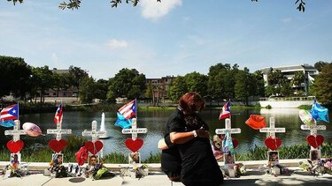 Hombre sobrevivió a matanza de Orlando haciéndose el muerto