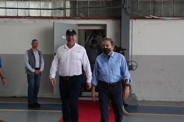 Presidentes de Panamá y Costa Rica sobrevuelan Darién, ruta de los migrantes