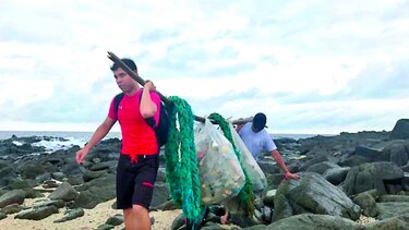 Jornada de recolección de basura en isla Iguana