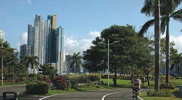 Panamá compite para atraer más inversión española