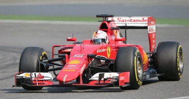 Tensiones entre Hamilton y Rosberg, una ventaja para Vettel