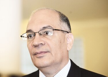 El doble salario es injusto y crea beneficios: Rigoberto González