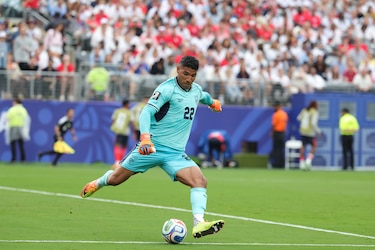 Orlando Mosquera entrena con el Al-Fayha y apunta a una nueva temporada tras el Mundial 2026