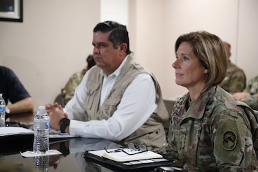 La comandante del Comando Sur no pudo viajar a Darién; se reúne con el ministro Pino