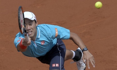 Nishikori y Ferrer avanzan a semifinales en Barcelona