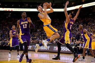 Warriors fijan marca; el mejor arranque de temporada en la historia de la NBA