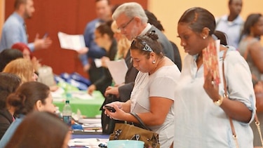 Generación de empleos en EU crece en marzo