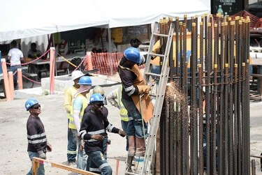 Inhabilitarán dos bahías de la zona paga en el centro comercial La Doña