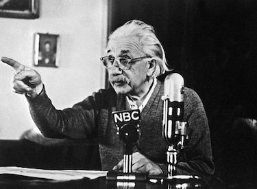 Carta de Einstein que niega existencia de Dios puede alcanzar $1.5 millones