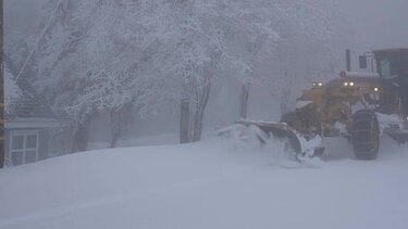 El sur de California, bajo una inusual tormenta de lluvia y nieve