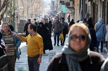 Cientos de niñas son envenenadas con gas en al menos nueve colegios de Irán