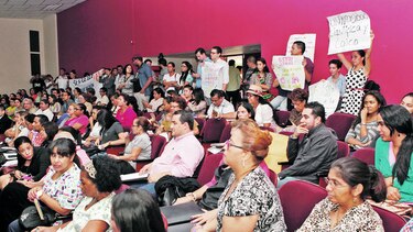 Ulloa y De León analizan tema de salud sexual y reproductiva