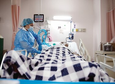 Baja cifra de hospitalizados en sala;  UCI sigue con leve aumento   