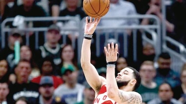 Tumban a los Bucks y Raptors se acercan a su primera final de NBA