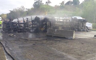 Camión se incendió en el corredor Norte