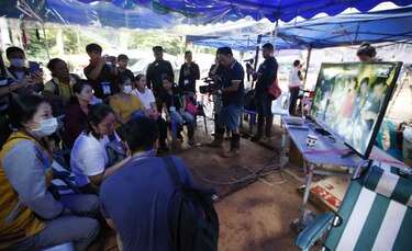 Tailandia: descartan evacuar a niños atrapados en cueva mediante buceo
