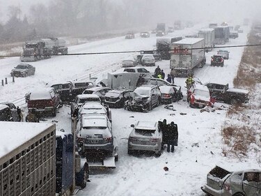 Nevadas dejan cinco muertos y cientos de accidentes en Estados Unidos